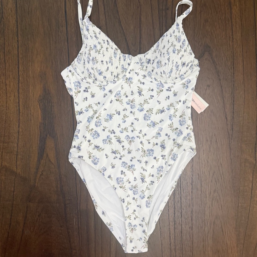 Aqua Swim Womens One Shoulder Floral Smocked One Piece Swimsuit White Blue M